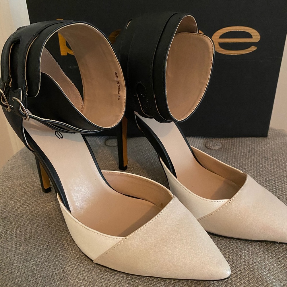 Shoes - Picture 4 of 6